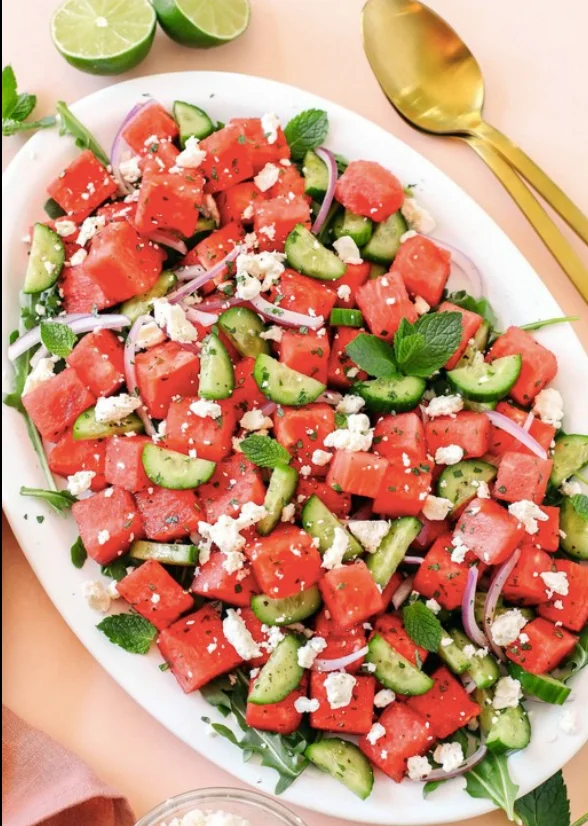 Wassermelonen Gurken Salat mit Feta, mega gesund!